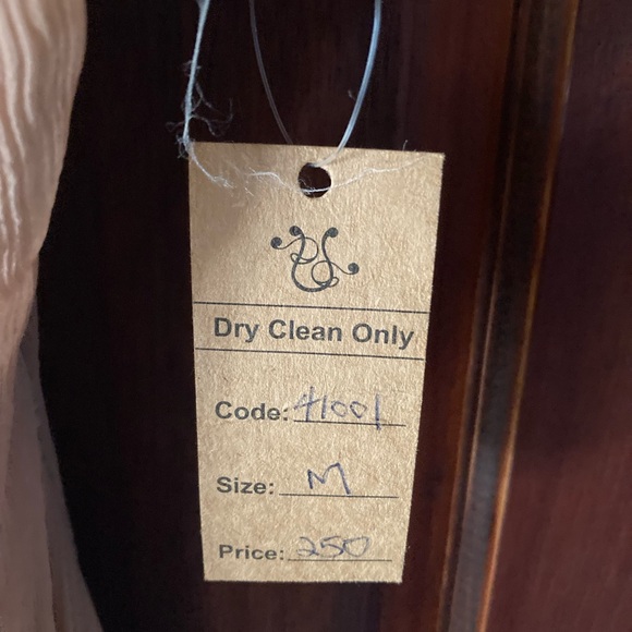 Pakistani designer chiffon kameez (shirt) embroidered with beads and pearlwork - Picture 12 of 14